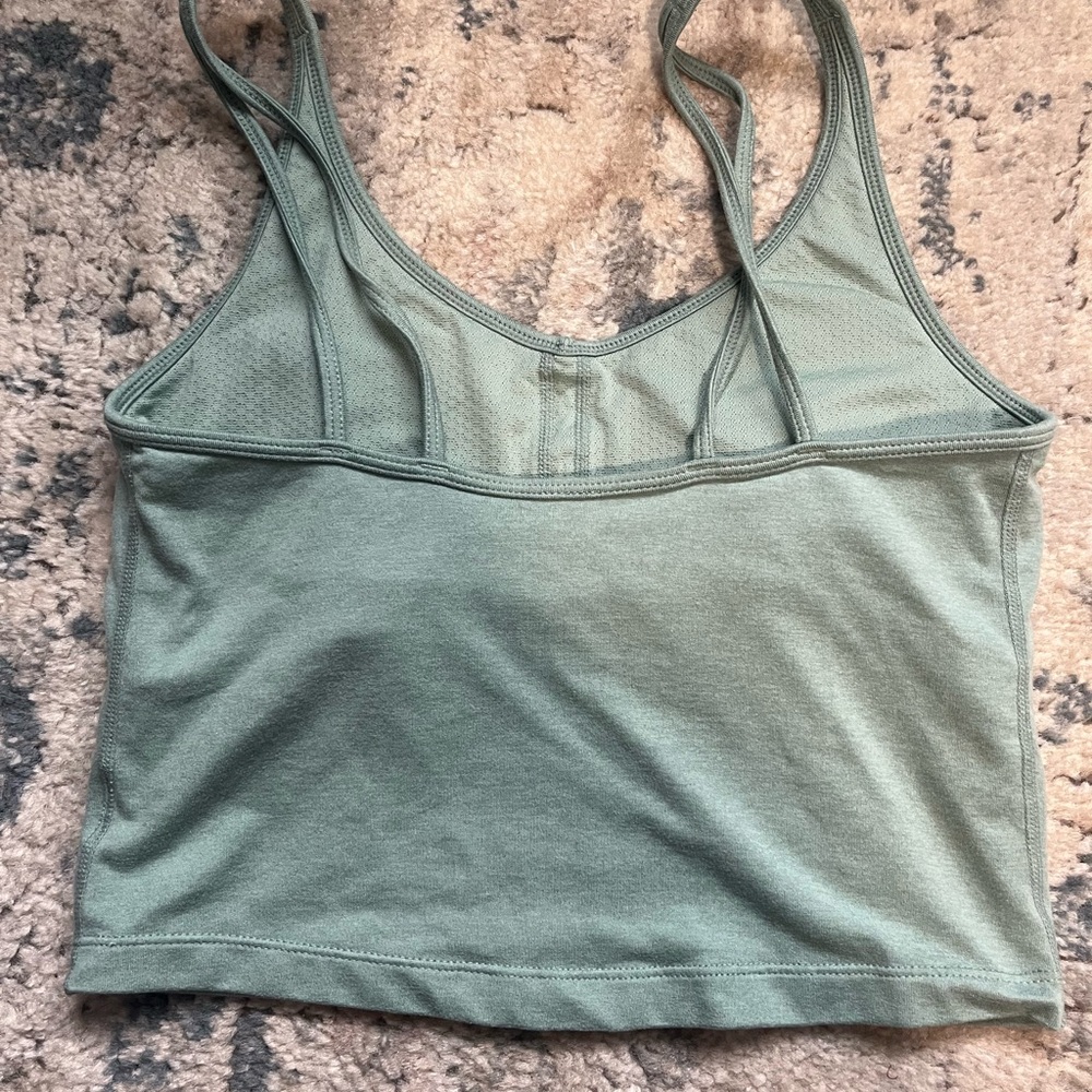 Vuori Longline Tank Top - Picture 3 of 3